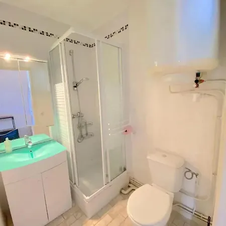 A Fours 15 M² + Balcon Avec Vue *